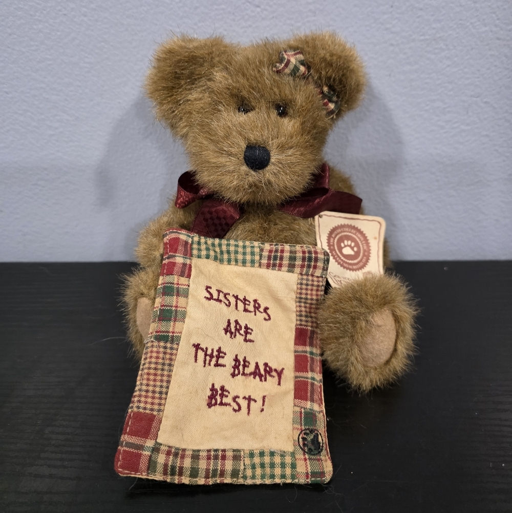 Boyds Bear  - "Sisters Are The Beary Best!" Sissy B. Bear.
